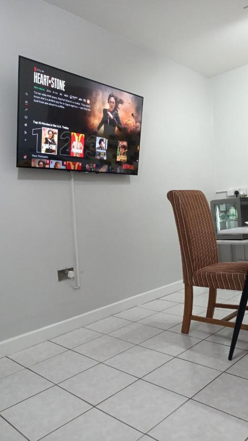 Lister Park Bradford Stylish 1Bed Coach House - Quiet & Tranquil Cottage & Parking エクステリア 写真