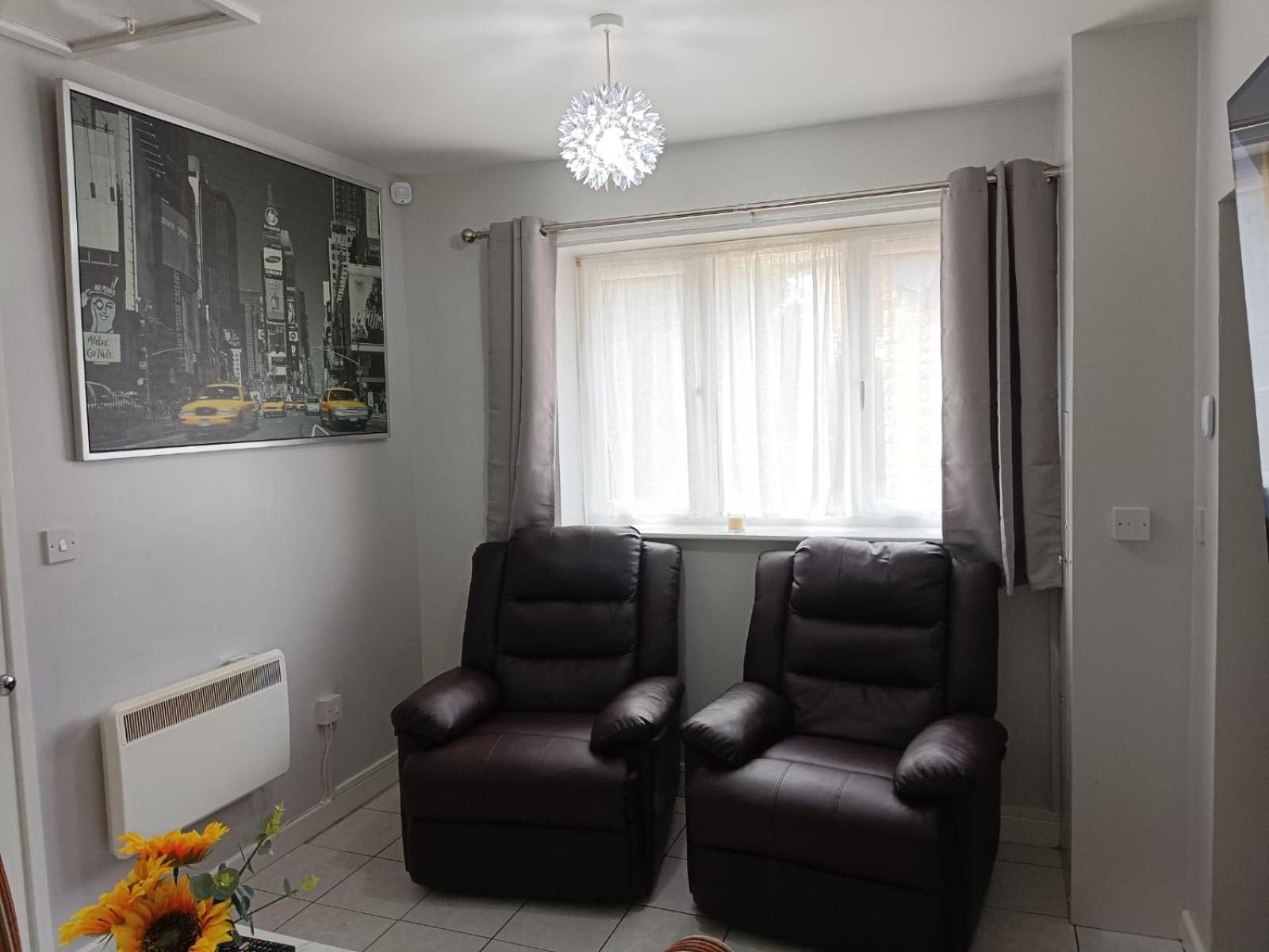 Lister Park Bradford Stylish 1Bed Coach House - Quiet & Tranquil Cottage & Parking エクステリア 写真
