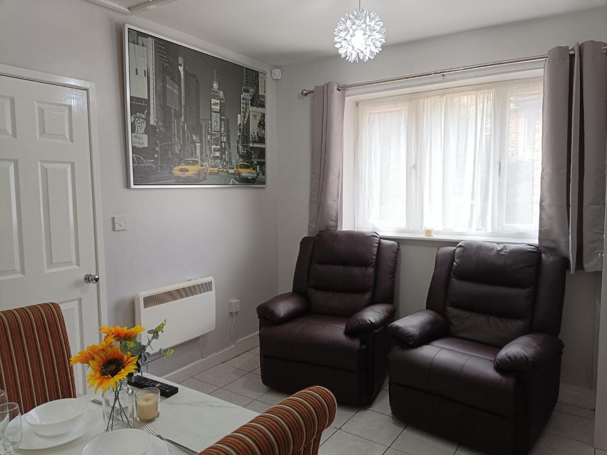 Lister Park Bradford Stylish 1Bed Coach House - Quiet & Tranquil Cottage & Parking エクステリア 写真